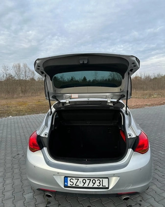Opel Astra cena 27500 przebieg: 113000, rok produkcji 2010 z Zabrze małe 211